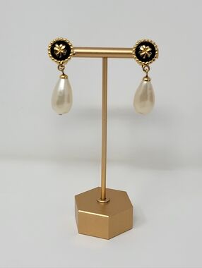 Chanel Gold-tone clover motif with Faux Pearl Clip-on Earrings